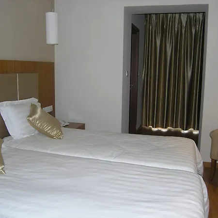 Livadia 3*