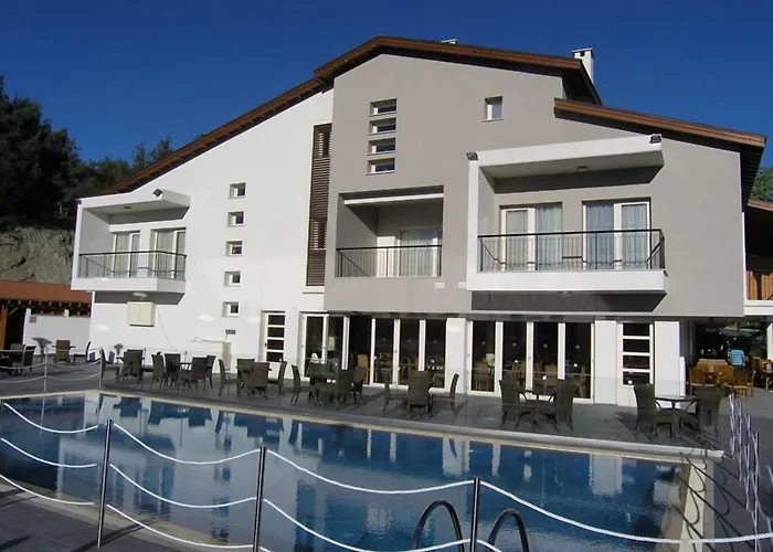 Livadia Hotell Kyperounda