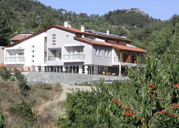 Livadia Hotell Kyperounda